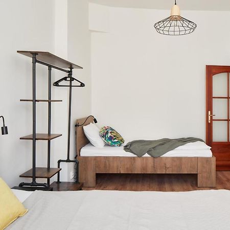 Prague Days - Spacious 3Bdr Apartment - Trendy Neighbourhood Luaran gambar