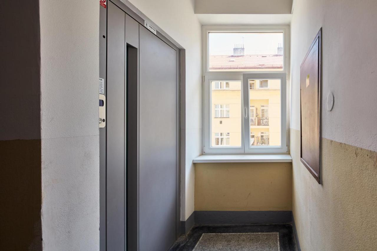Prague Days - Spacious 3Bdr Apartment - Trendy Neighbourhood Luaran gambar
